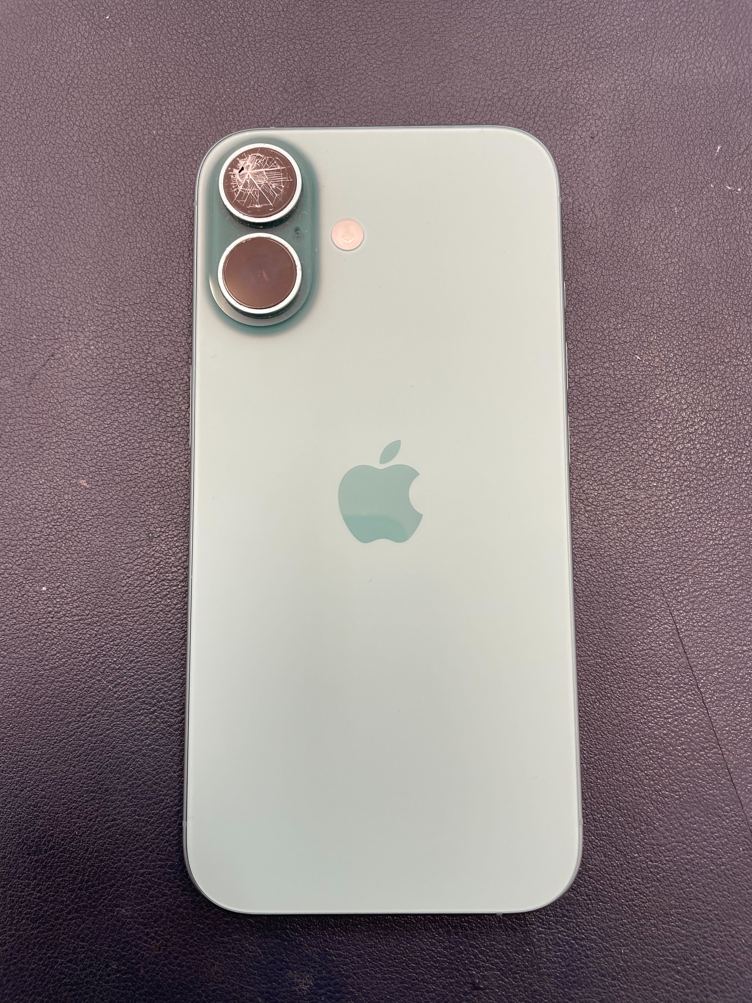 豊川市でiPhone16のカメラレンズ交換】割れてしまったカメラレンズを